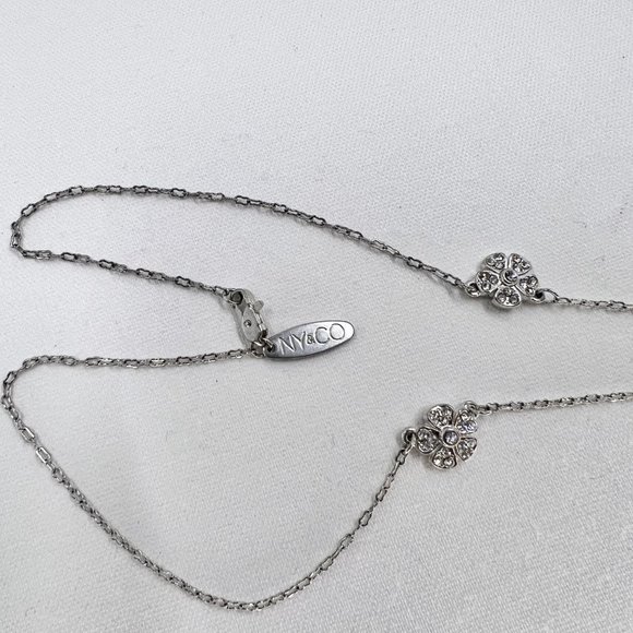 NWOT - NY & CO - Jeweled Flower Charms Silver Tone 16” Chain Necklace - Picture 4 of 8